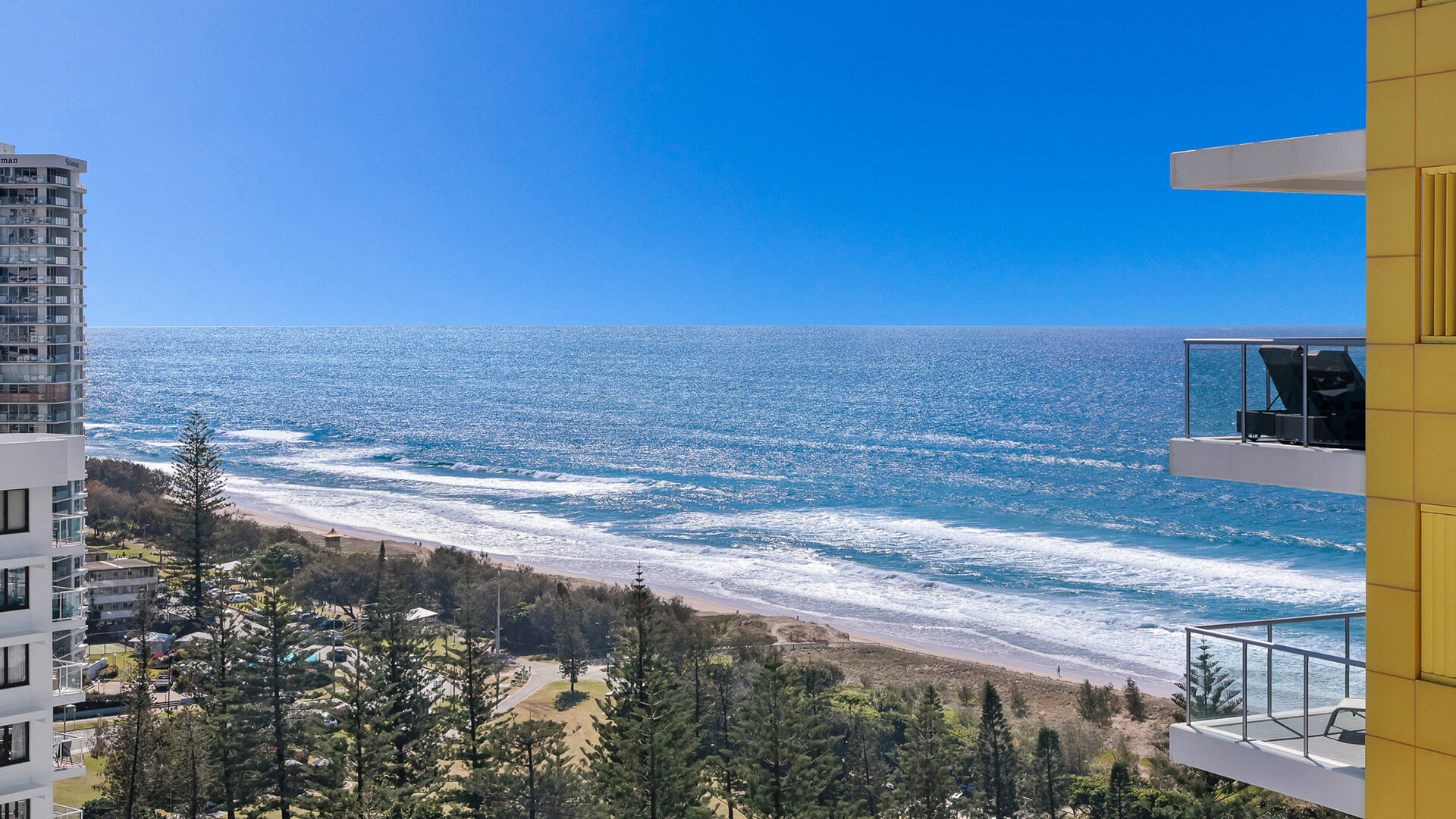 Ocean and city views overlooking Broadbeach parklands and coastline from 2 Bedroom Gold Coast View Suite at ULTIQA Air on Broadbeach.