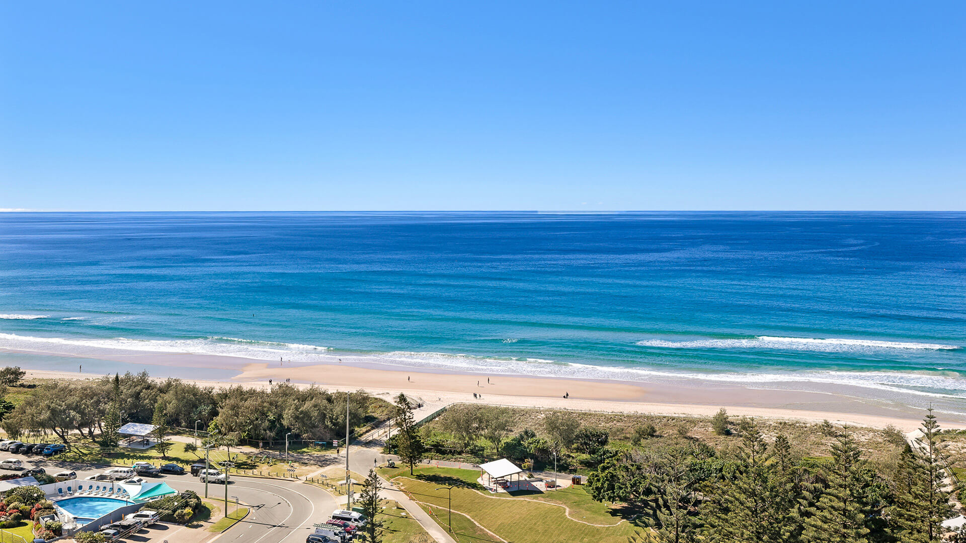 Uninterrupted ocean views from ULTIQA Beach Haven, overlooking the golden sands and turquoise waters of Broadbeach.